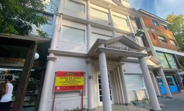 Local en Venta con 5 departamentos con acceso privado