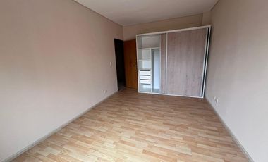 VENTA APTO CREDITO PH TRES AMBIENTES CON COCHERA EN FLORIDA VICENTE LOPEZ