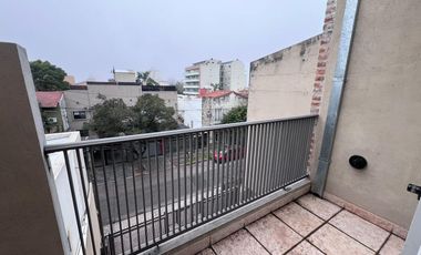 VENTA APTO CREDITO PH TRES AMBIENTES CON COCHERA EN FLORIDA VICENTE LOPEZ