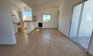 Venta de departamento 2 dormitorios-terraza-balcón-cochera en La Plata