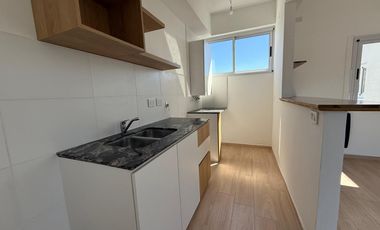 Venta de departamento 2 dormitorios-terraza-balcón-cochera en La Plata