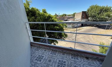 Venta de departamento 2 dormitorios-terraza-balcón-cochera en La Plata