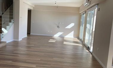 Departamento en duplex 5 ambientes en venta - complejo Klover Plaza - Bernal