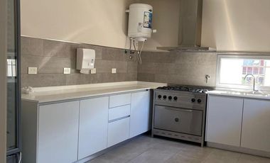 Departamento en duplex 5 ambientes en venta - complejo Klover Plaza - Bernal
