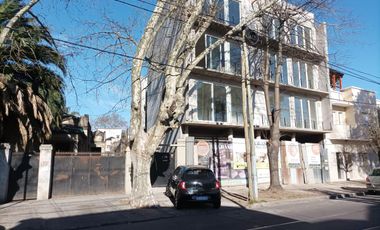 CASA CENTRO BERNAL 11 X 37 PARA RECICLAR // LOTE