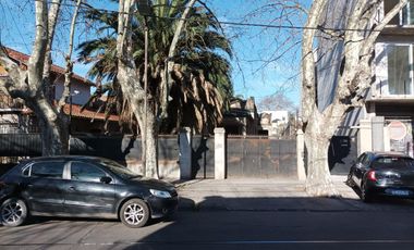 CASA CENTRO BERNAL 11 X 37 PARA RECICLAR // LOTE