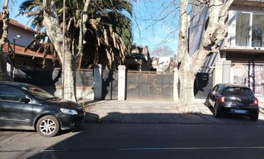 CASA CENTRO BERNAL 11 X 37 PARA RECICLAR // LOTE