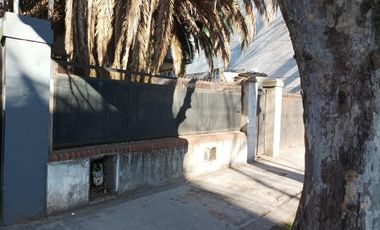 CASA CENTRO BERNAL 11 X 37 PARA RECICLAR // LOTE