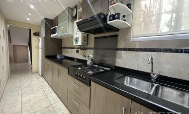 Venta de departamento de 4 ambientes en Quilmes
