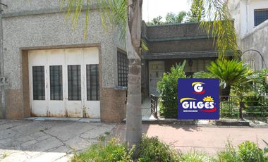 Venta de Casa 3 Amb. S/L 10X40M²  en Ramos Mejia   Buen Estado  Fondo C/Galpon