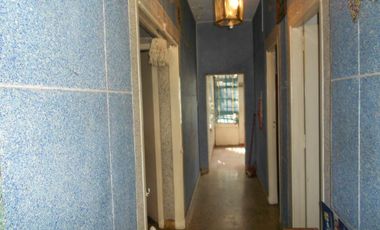 Venta de Casa 3 Amb. S/L 10X40M²  en Ramos Mejia   Buen Estado  Fondo C/Galpon