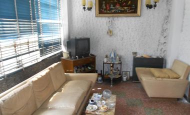 Venta de Casa 3 Amb. S/L 10X40M²  en Ramos Mejia   Buen Estado  Fondo C/Galpon
