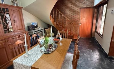 CASA 4 AMBIENTES VENTA EN Colon 2875 (REMEDIOS DE ESCALADA)