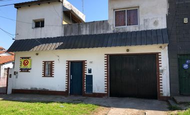 Dos propiedades en un terreno todo independiente - 5 dormitorios, 3 baños, ideal dos familias