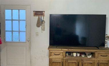 Dos propiedades en un terreno todo independiente - 5 dormitorios, 3 baños, ideal dos familias