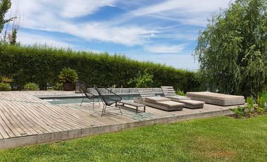 Venta Moderna Casa a la Laguna con  Increíble Master Suite - El Canton