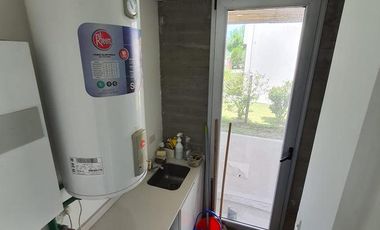 Venta Moderna Casa a la Laguna con  Increíble Master Suite - El Canton