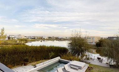 Venta Moderna Casa a la Laguna con  Increíble Master Suite - El Canton