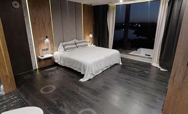 Venta Moderna Casa a la Laguna con  Increíble Master Suite - El Canton