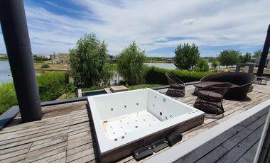 Venta Moderna Casa a la Laguna con  Increíble Master Suite - El Canton