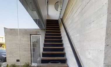 Venta Moderna Casa a la Laguna con  Increíble Master Suite - El Canton