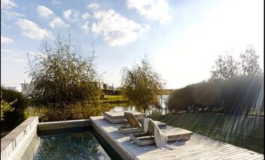 Venta Moderna Casa a la Laguna con  Increíble Master Suite - El Canton
