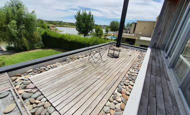 Venta Moderna Casa a la Laguna con  Increíble Master Suite - El Canton