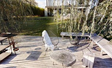 Venta Moderna Casa a la Laguna con  Increíble Master Suite - El Canton
