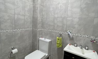 Venta casa 6 ambientes con cochera en Wilde