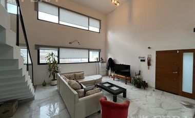 Venta casa 6 ambientes con cochera en Wilde