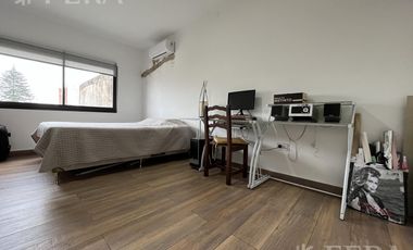 Venta casa 6 ambientes con cochera en Wilde
