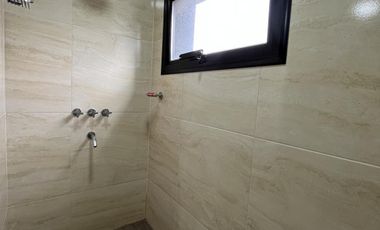 Venta casa 6 ambientes con cochera en Wilde