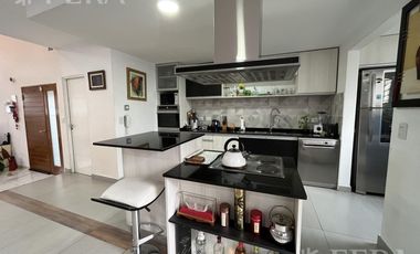 Venta casa 6 ambientes con cochera en Wilde