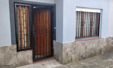 PH en venta - 2 Dormitorios 1 Baño - Cochera - 70Mts2 - Costa Azul
