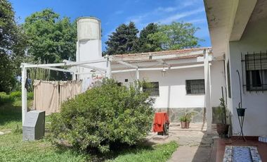 Casa en venta - 3 Dormitorios 2 Baños - Cochera - 1.521Mts2 - Almirante Brown