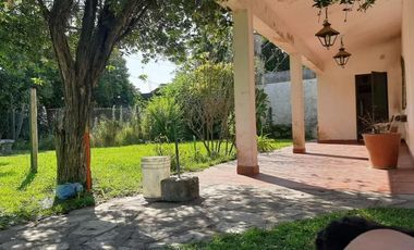Casa en venta - 3 Dormitorios 2 Baños - Cochera - 1.521Mts2 - Almirante Brown