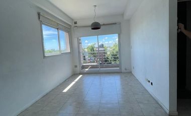 Departamento en  venta de 2 ambientes con balcón- Wilde