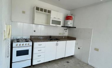Departamento en  venta de 2 ambientes con balcón- Wilde