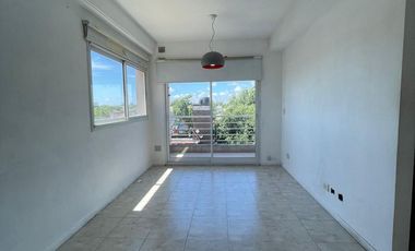 Departamento en  venta de 2 ambientes con balcón- Wilde