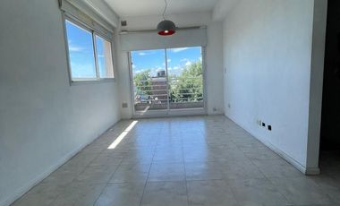 Departamento en  venta de 2 ambientes con balcón- Wilde