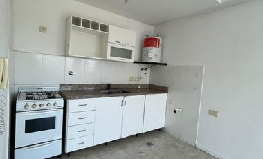 Departamento en  venta de 2 ambientes con balcón- Wilde
