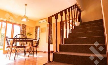VENTA CASA 8 AMBIENTES   CASA DE HUÉSPEDES Y QUINCHO,  ALLEN-RÍO NEGRO