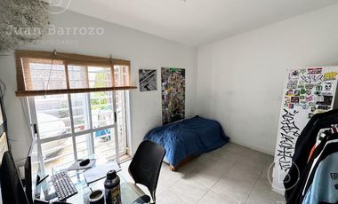 Casa en venta en Temperley Oeste: 3 unidades independientes que se venden en bloque.