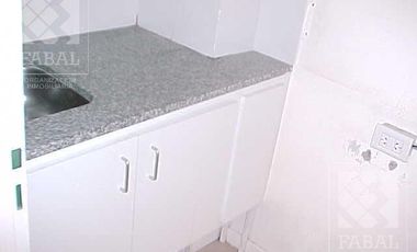Local / oficina venta centro, 240 m2 en 2 plantas, con cocina y baño; cochera opcional