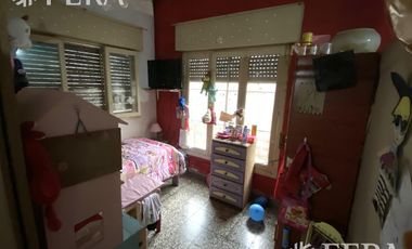Venta casa de 3 ambientes con cochera, jardín y patio en Wilde (28763)