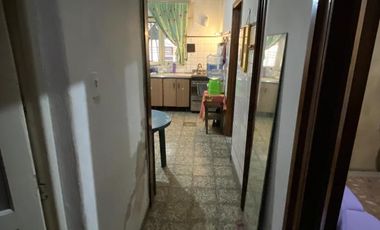 Venta casa de 3 ambientes con cochera, jardín y patio en Wilde (28763)