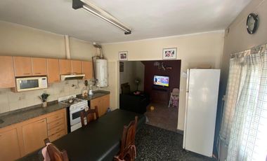 Casa en venta - 3 Dormitorios 2 Baños - 289Mts2 - Florencio Varela