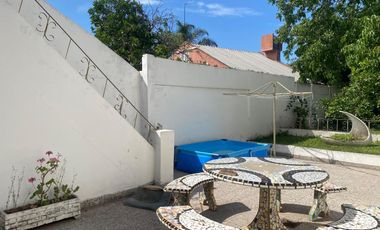Casa en venta - 3 Dormitorios 2 Baños - 289Mts2 - Florencio Varela
