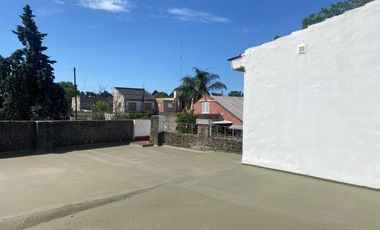 Casa en venta - 3 Dormitorios 2 Baños - 289Mts2 - Florencio Varela