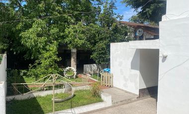 Casa en venta - 3 Dormitorios 2 Baños - 289Mts2 - Florencio Varela